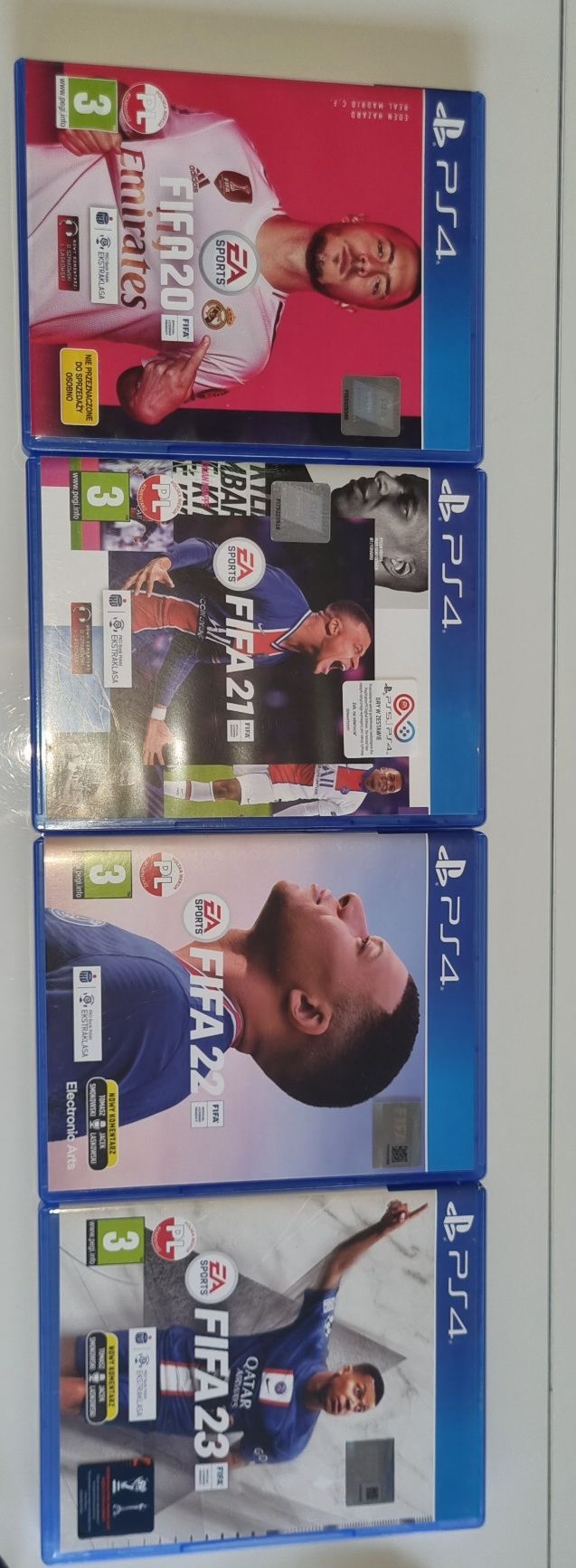 Ps4 Pro + 2 pady + 4 gry