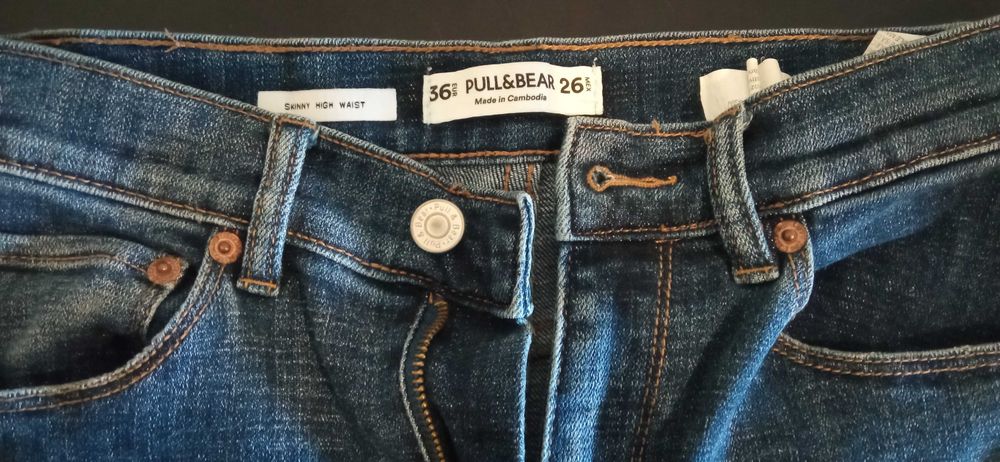 Calça de ganga Pull & Bear, tamanho 36.