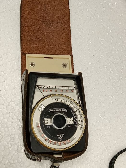 Фотоапарат Зенит-Е. Спалах Чайка + Ленінград 4