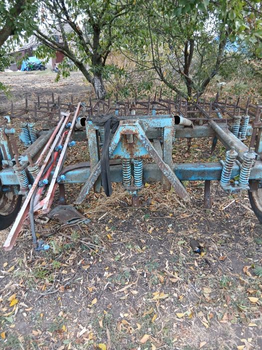 Продам трактор ЮМЗ 6 в доброму технічному стані.