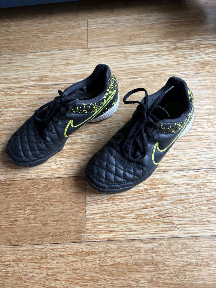 Buty dzieciece turfy Nike, rozmiar 31,5 Kraków Skawina