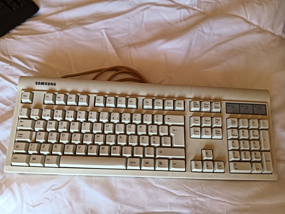 Teclado Logitech s/ fios Modelo SK-7207