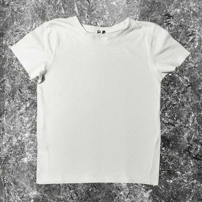 1 szt. T-shirt bawełniany biały, rozmiar 110/116 cm
