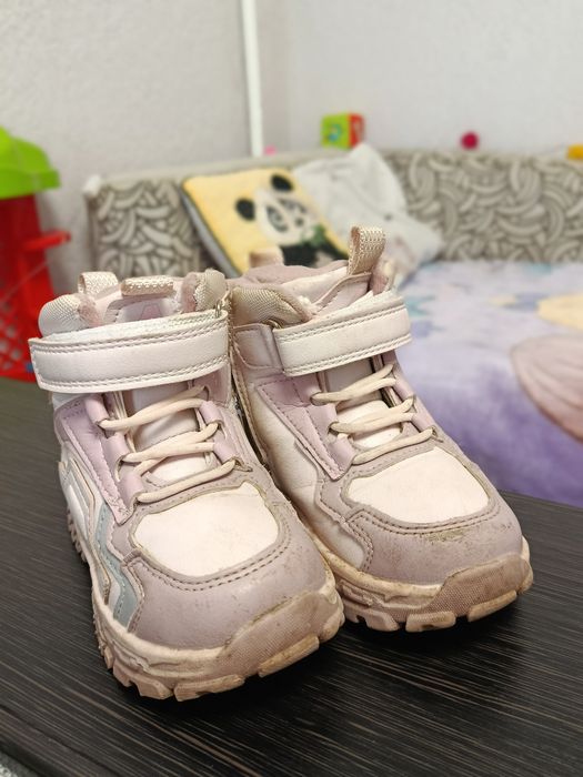 Віддам безкоштовно зимові чобітки для дівчинки