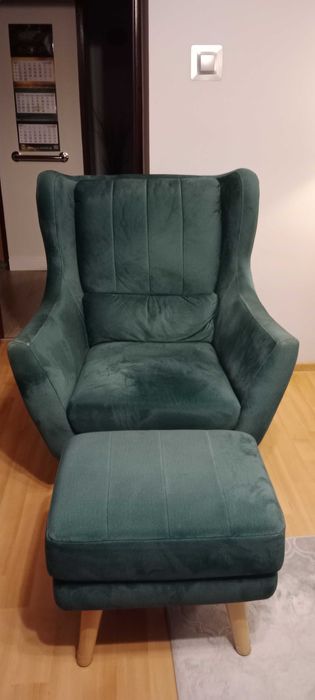 Sprzedam  fotel razem z podnóżkiem