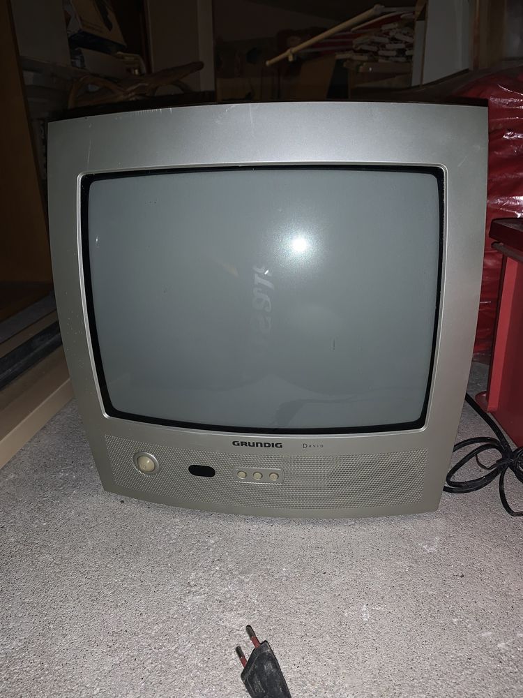 5 televisões Grundig antigas