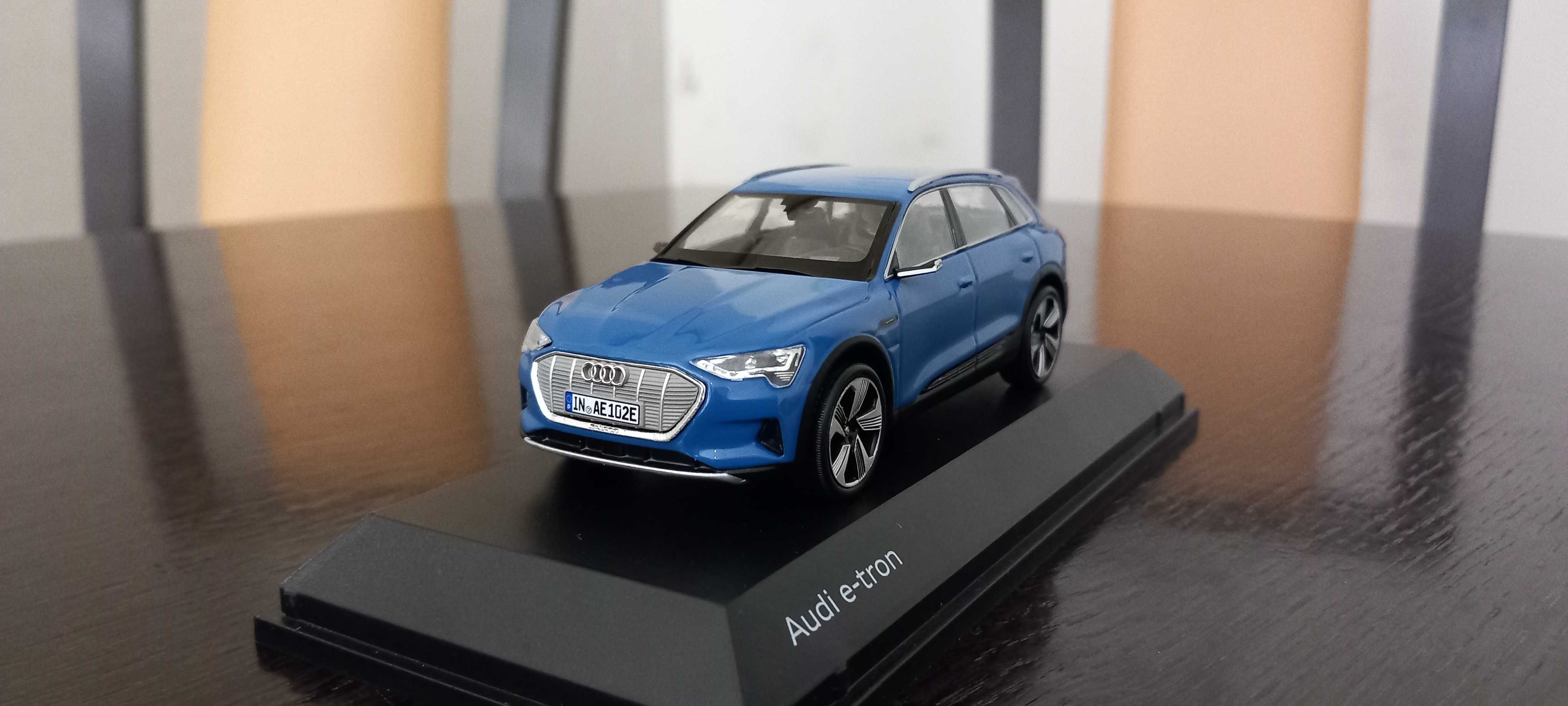 Audi R-Tron  1/43 Spark  Norev