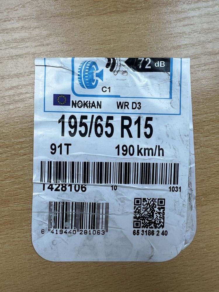 Opony zimowe z felgami stalowymi NOKIAN 195/65 R15