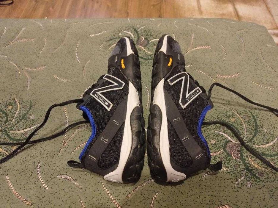 кроссовки New balance minimus Vibram оригинал размер-44 стелька-28