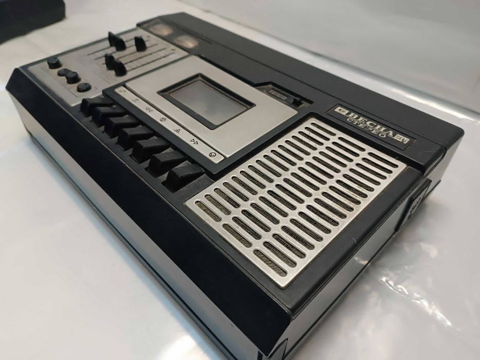 Магнитофон кассетный Весна 2111