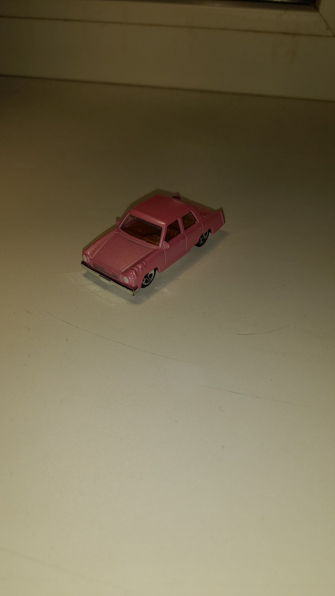 Hot Wheels The Simpson's Family Car Pink 2015