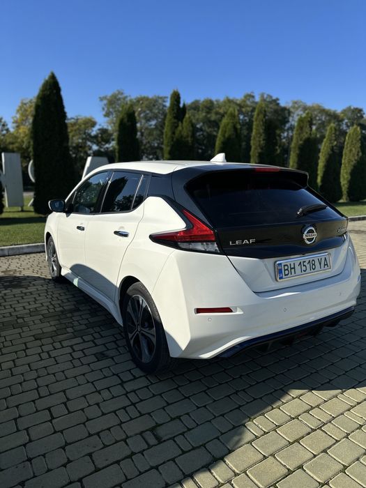 Продам Nissan Leaf 2021