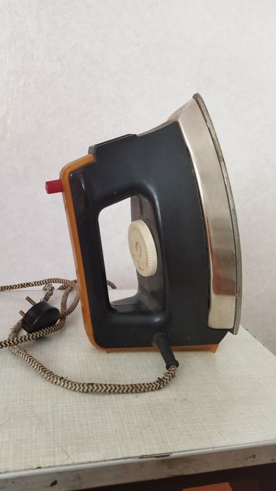 Продам праску б/в в працездатному стані