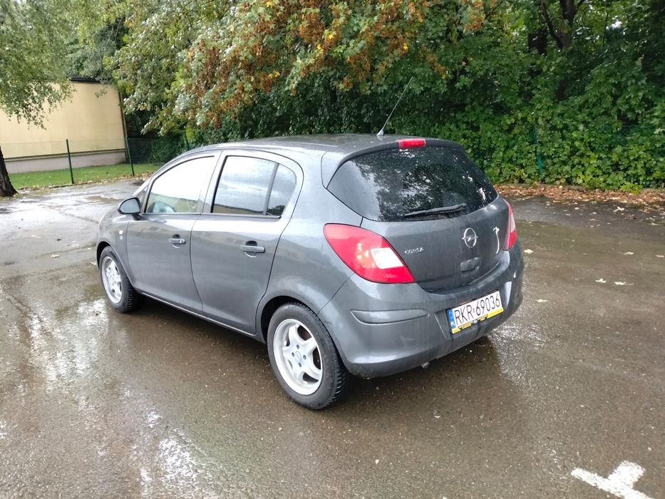 Opel corsa 2010r 1.2b