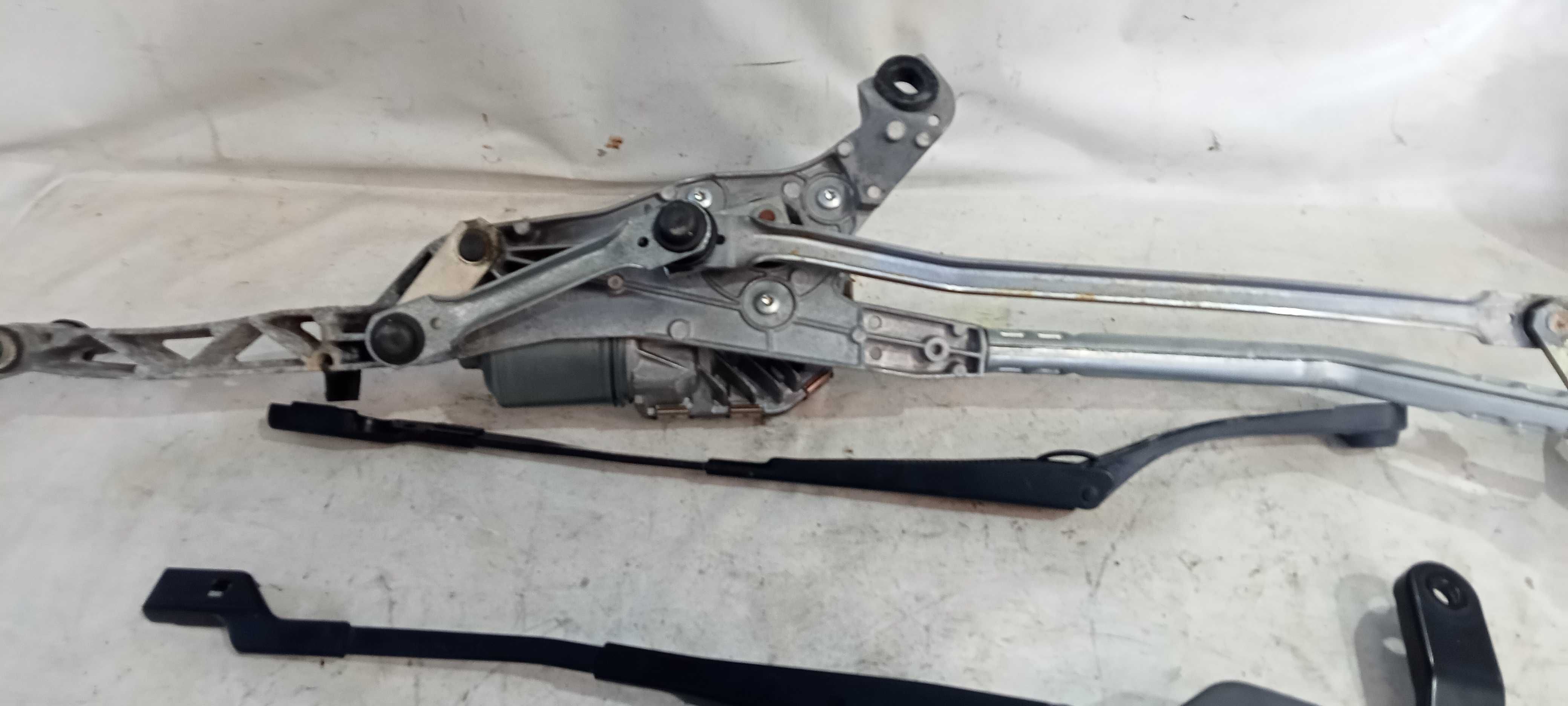 Motor limpa vidros frontal MERCEDES C W204