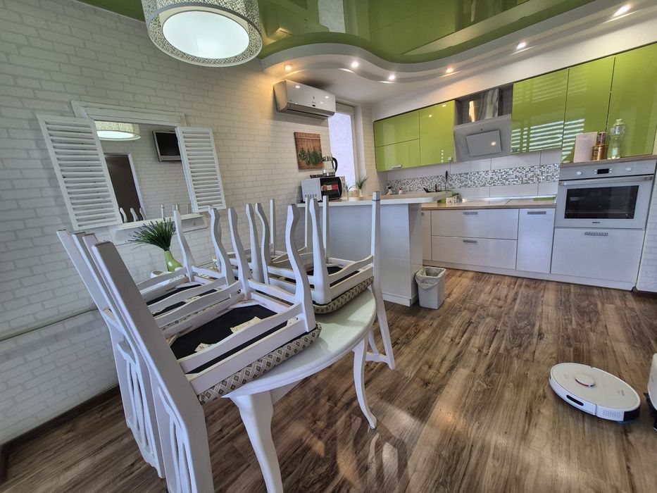 Продам велику трикімнатну квартиру- VIP, центр, Набережна, пляж. FINK