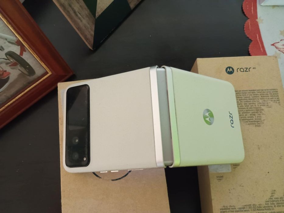 Motorola raze 40