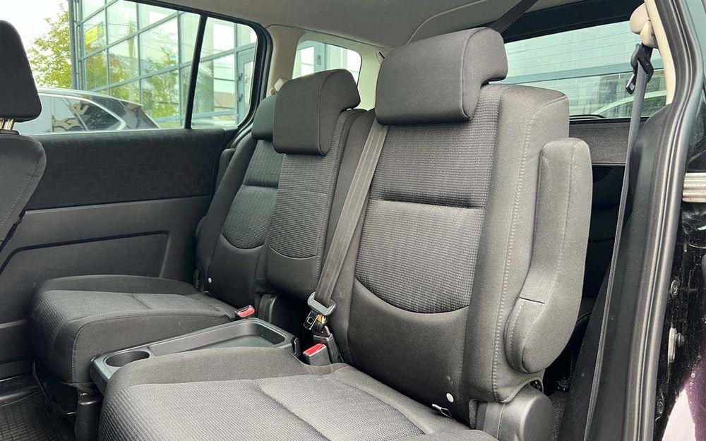 Mazda 5 2010 року