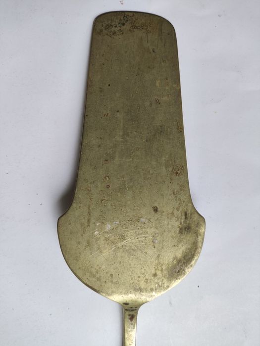 Лопатка старая для торта латунь