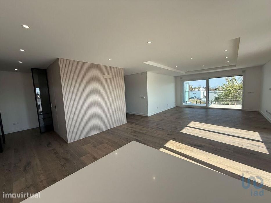 Apartamento T3 em Laranjeiro e Feijó de 159,00 m2