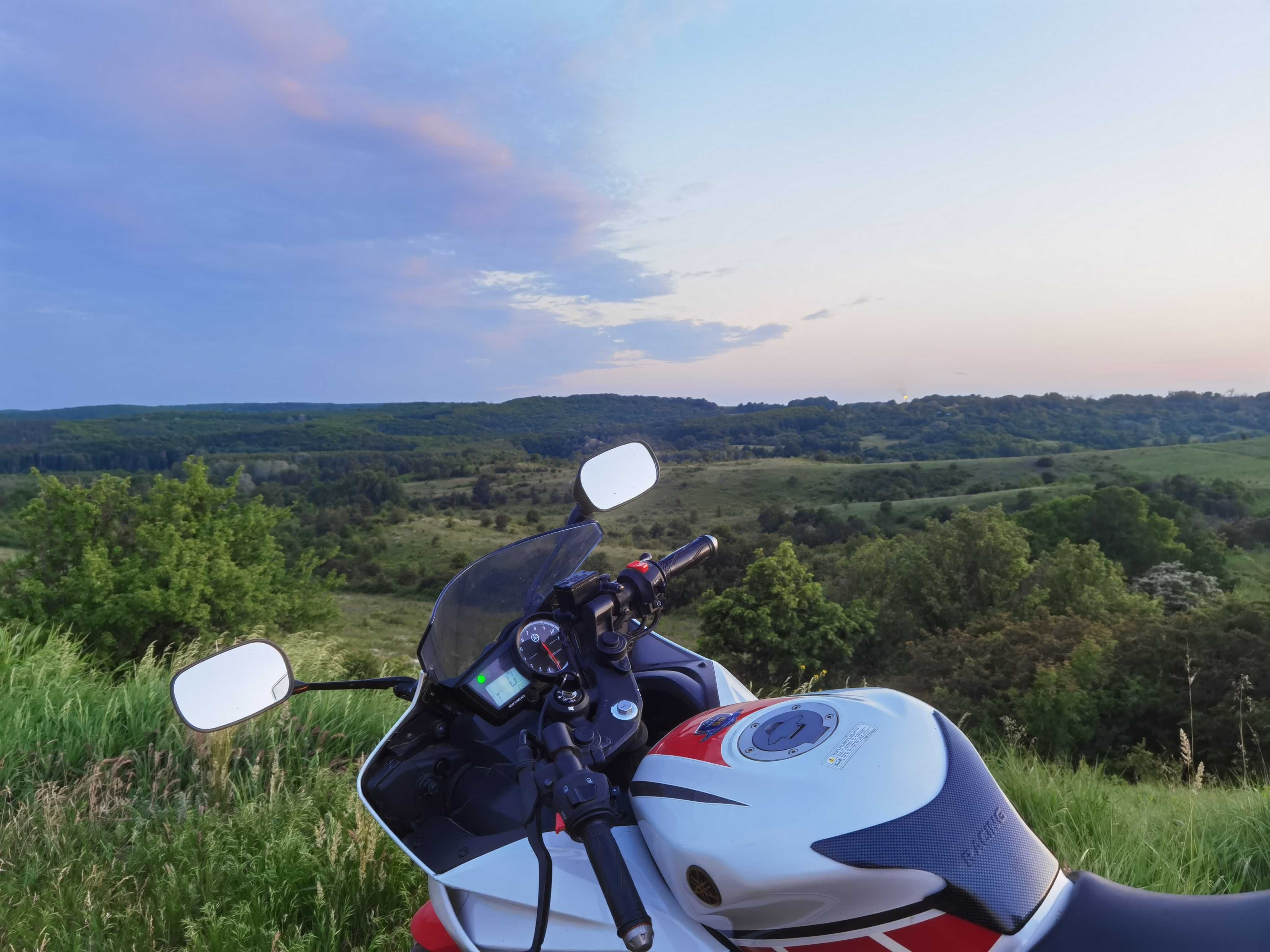 Yamaha YZF R-15 v2 2013