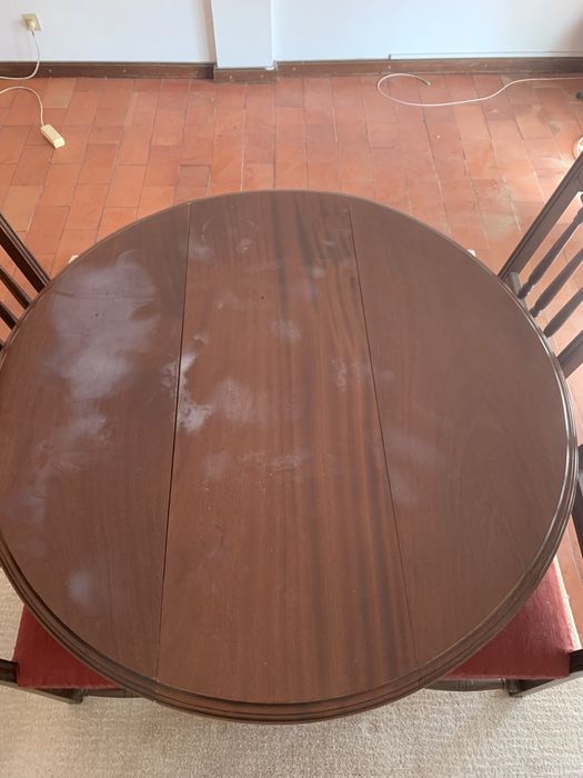 Mesa de jantar desdobravel + 6 cadeiras