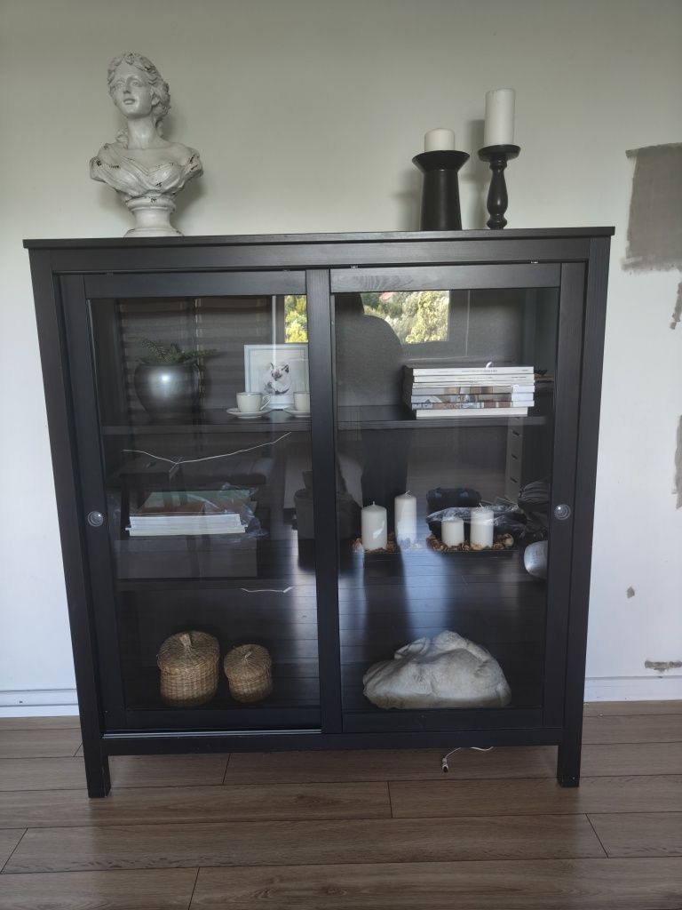 Witryna Hemnes Ikea