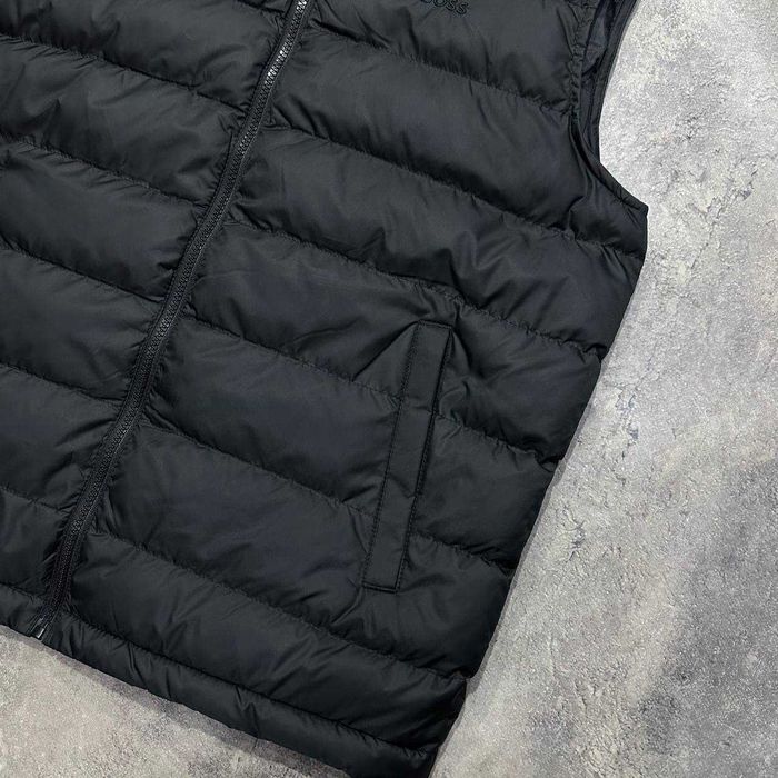 Тепла чоловіча жилетка Hugo Boss