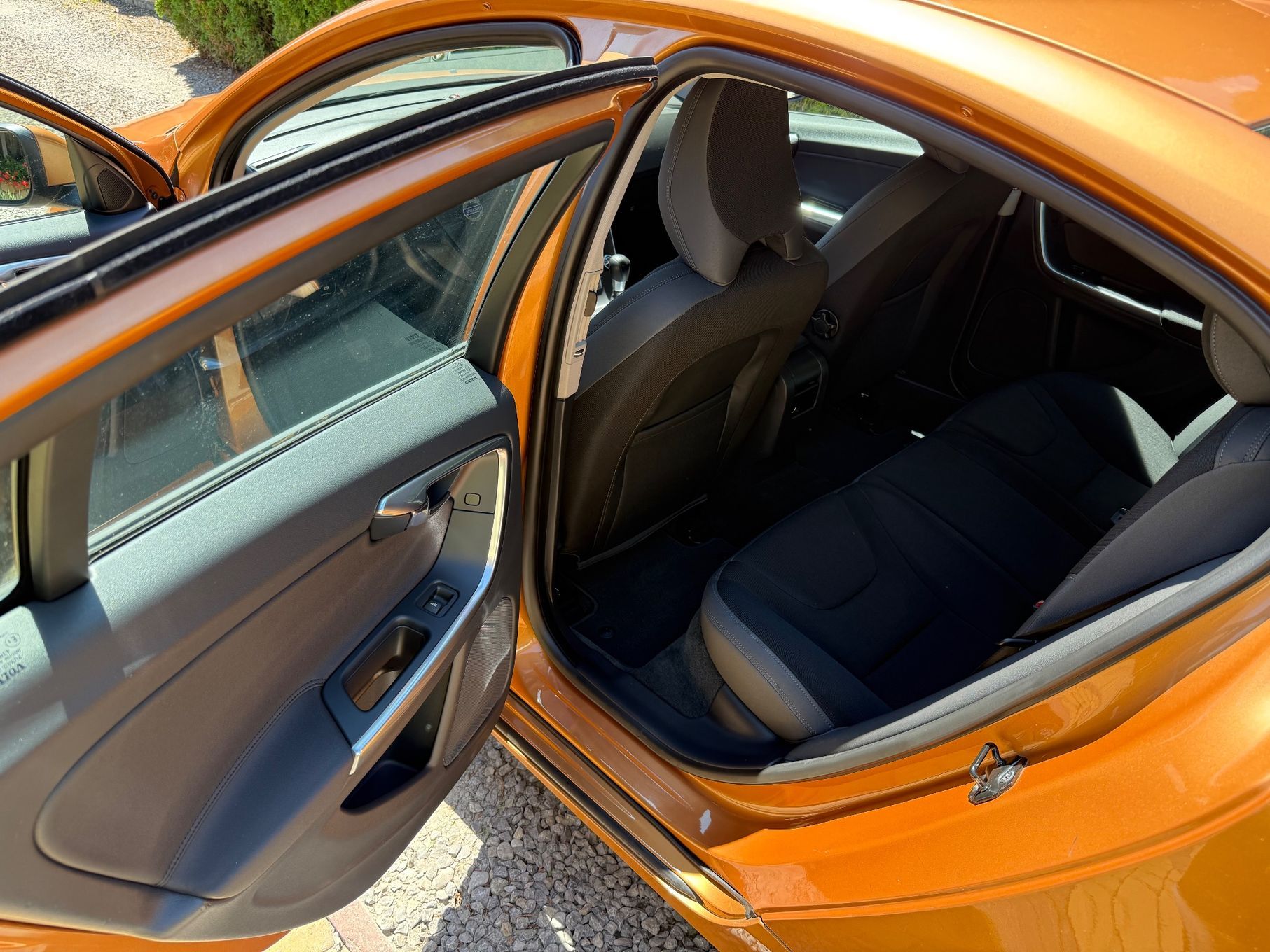 Volvo S60 Volvo S60 2.0T Manual, niski przebieg, bardzo zadbane auto