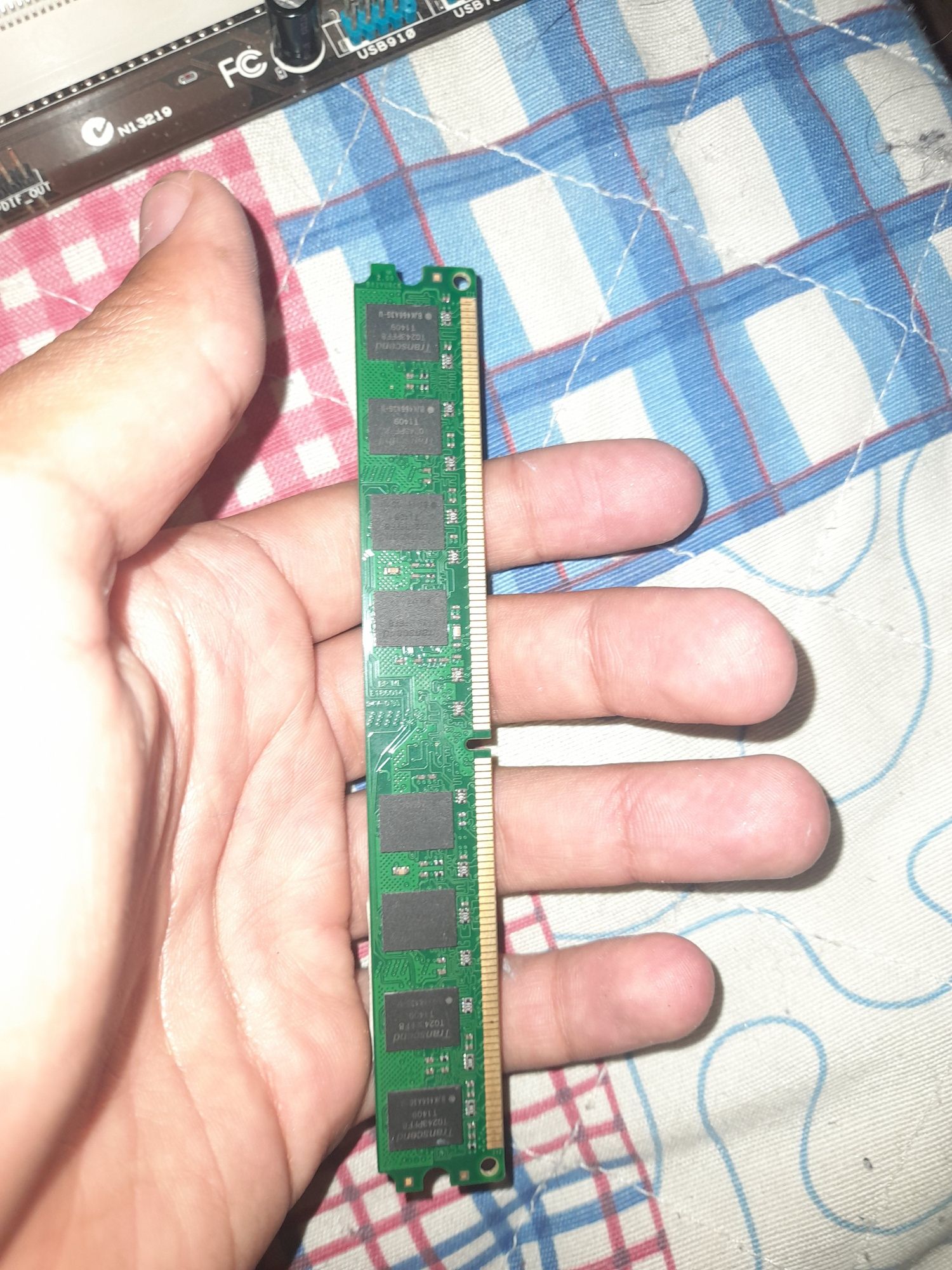 Vendo 2 memórias RAM 2Gb DDR2