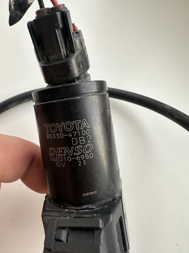 Насос омивача лобового скла toyota, lexus