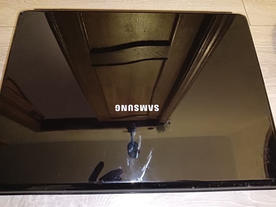 Samsung R 503 ноутбук целиком или по зап.частям.