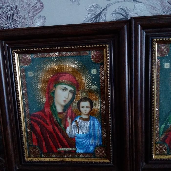 Парні образи вишиті бісером