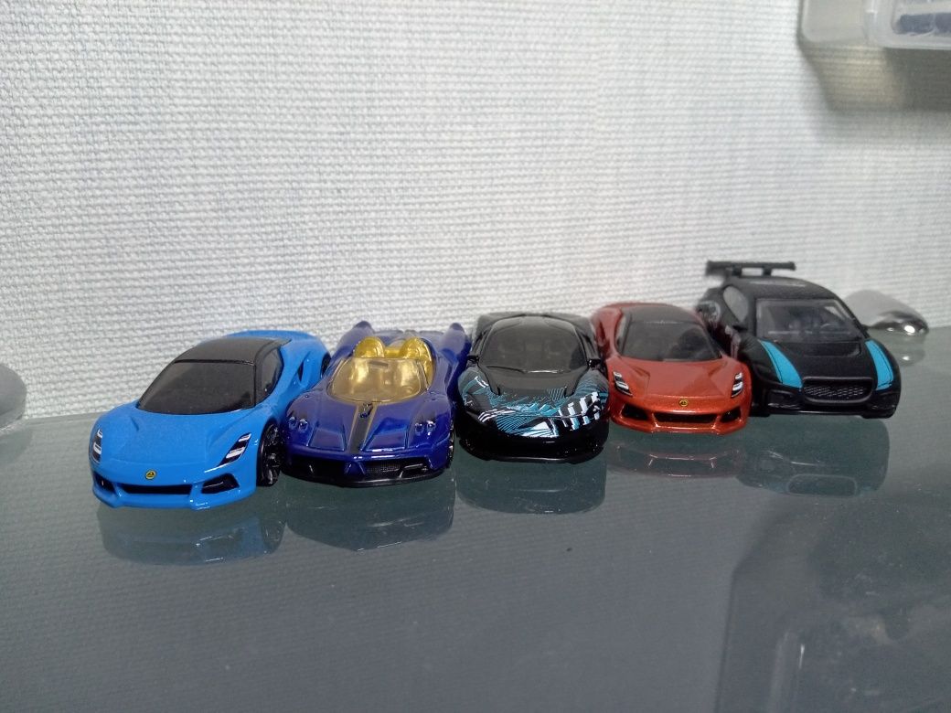 Розпак Hot Wheels Машинки Honda, Audi, Tesla, Ford