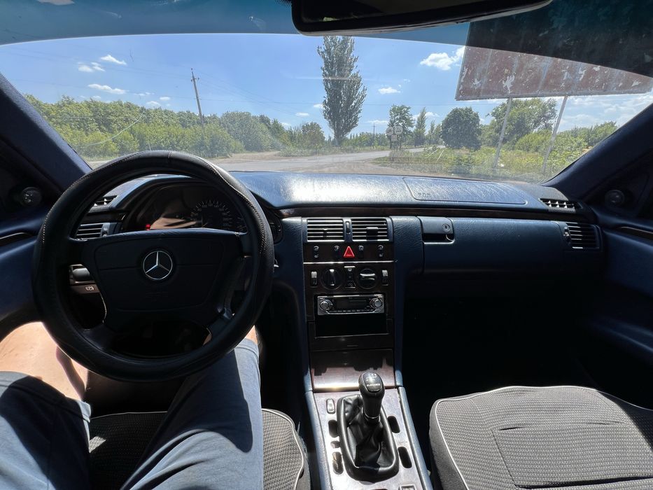 Продам мерседес w210