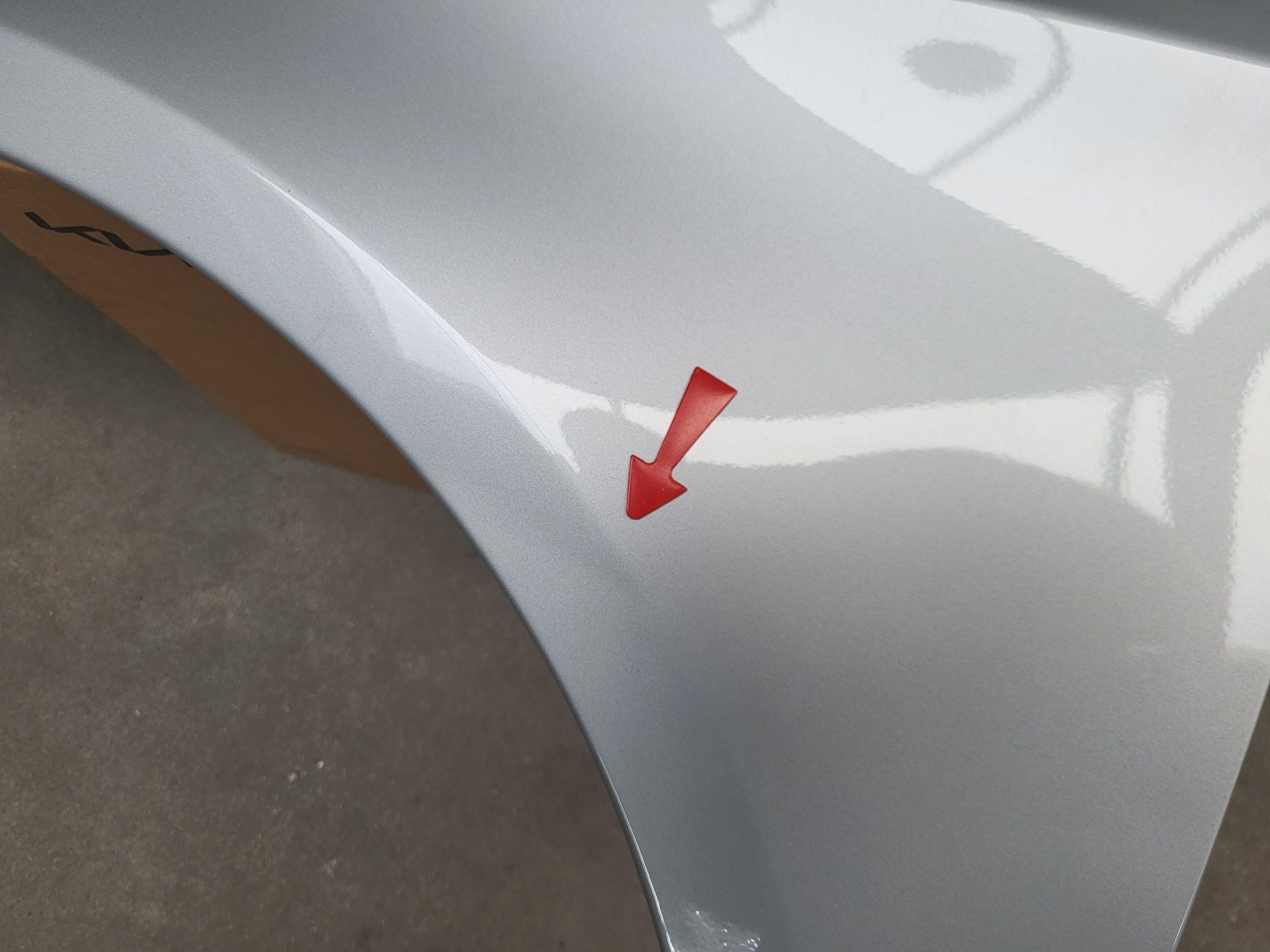 Mercedes Benz CLA 180 błotnik lewy przedni 2013r
