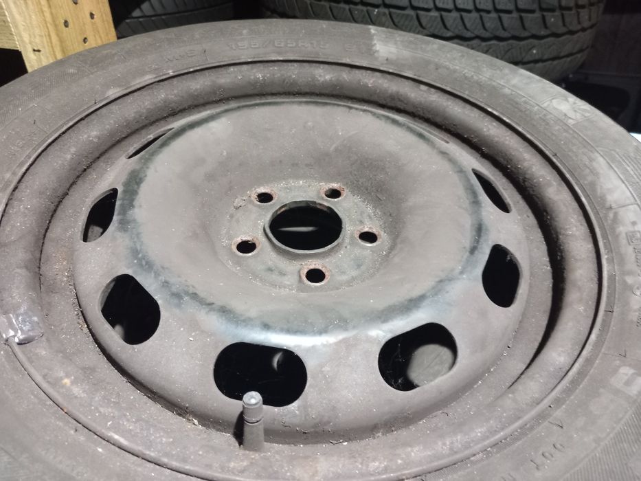 Sprzedam Felgi stalowe 5×100 15tki Audi A3 VW Golf
