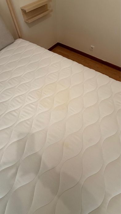 Cama casal com colchão IKEA