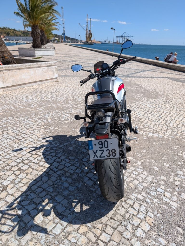 Yamaha XSR 900 como novo