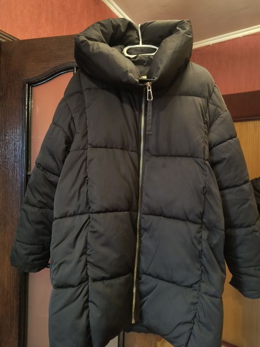 Чорний подовжений пуховик Mango, оригінал.Якісний і дуже теплий.