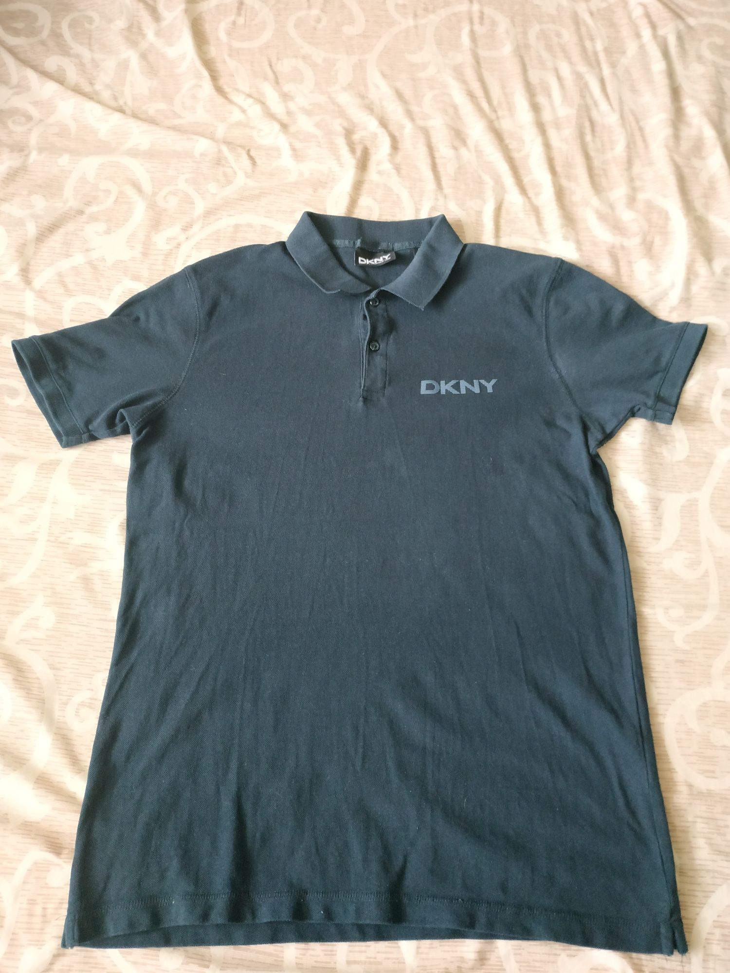 Продам мужскую футболку поло DKNY