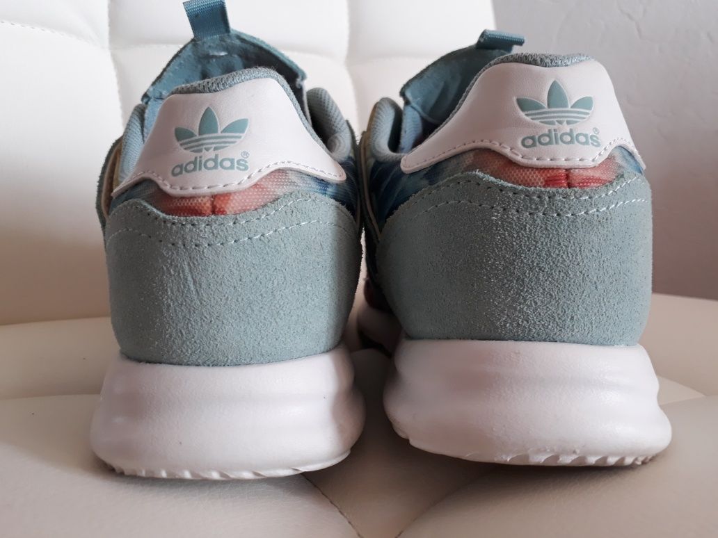 Кроссовки Adidas оригинал 36р