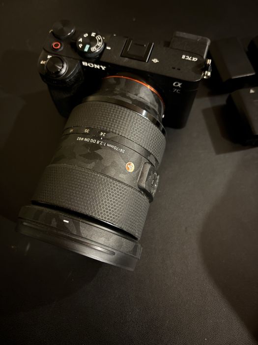 Sony a7C II (+kit lens +batteries)63825522926339122