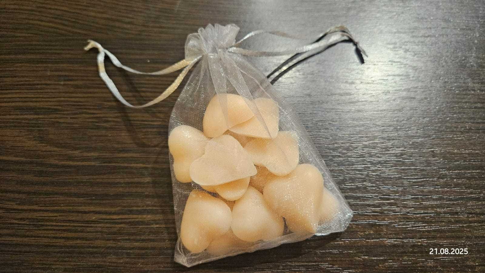 Wosk do kominka zapachowy w kształcie serca, woskowe serca