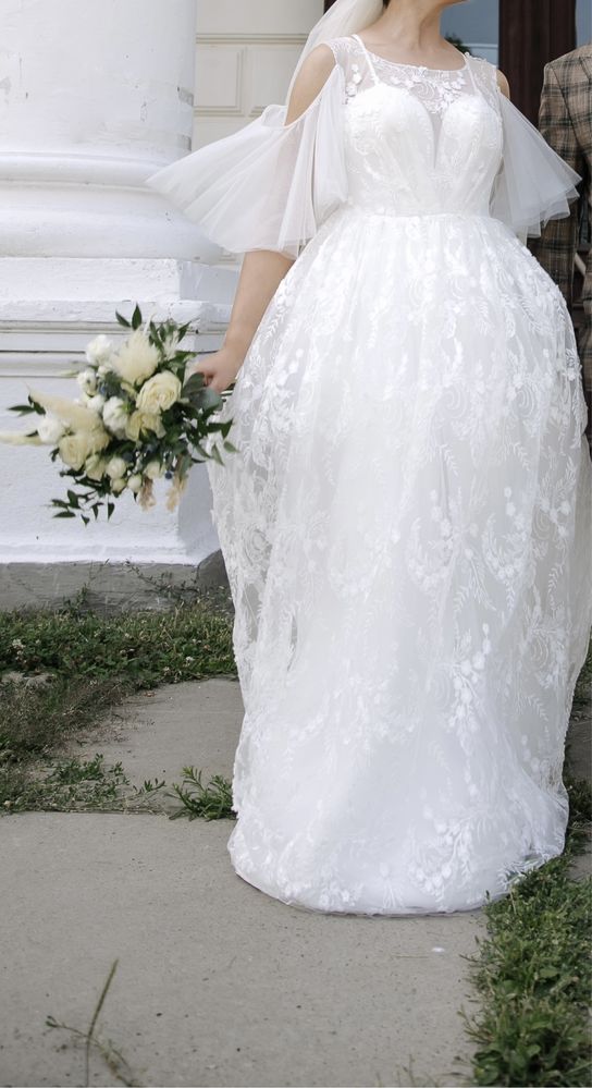 Весільна сукня, накидка