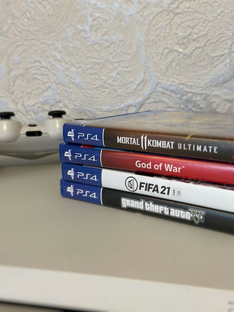 Ігри для PS, GTA 5 premium edition, Got of war, Mortal Kombat 11