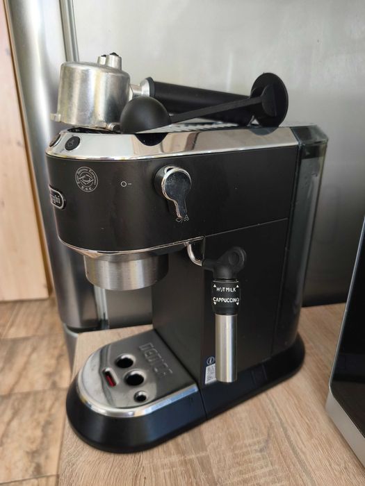 Ekspres DELONGHI Dedica Style