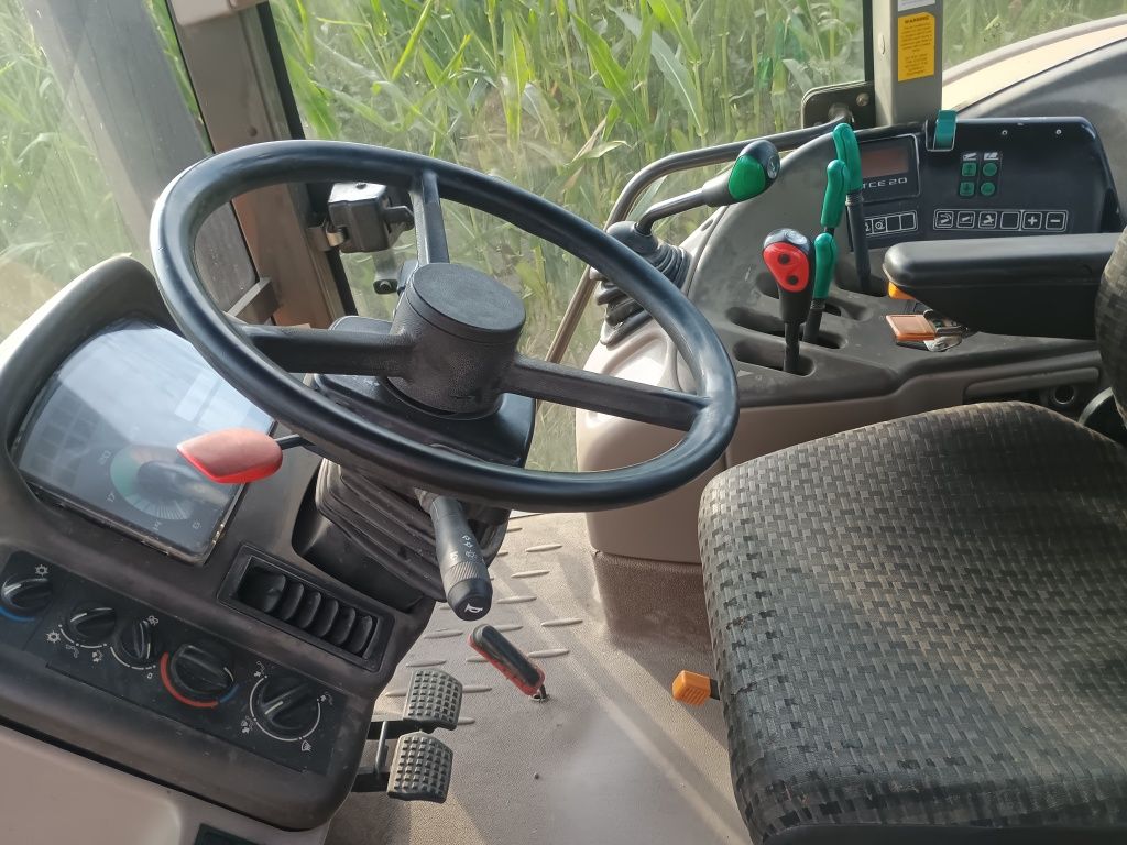 Renault Ares 825RZ