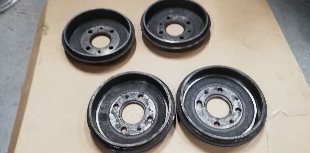 Fiat 126p bębny oryginalne FSM nowe 4 sztuki.