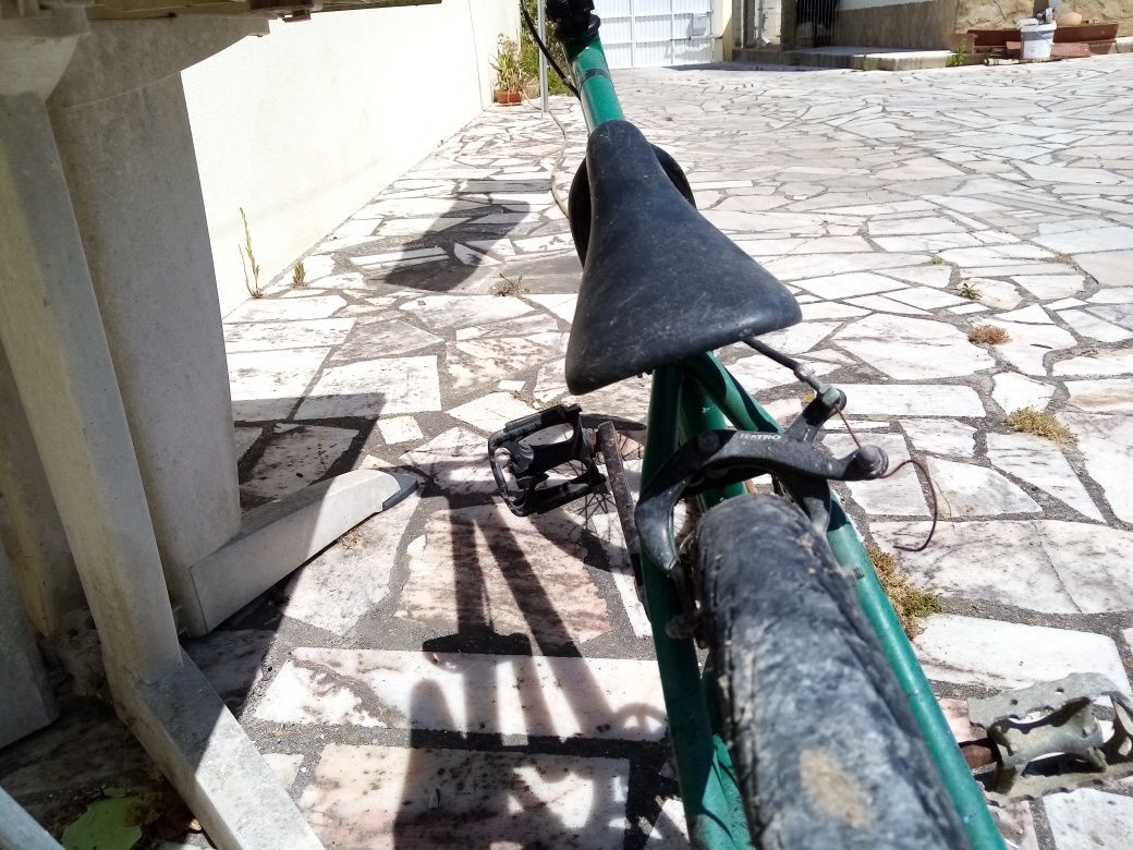 Bmx quadro e restantes peças Possibilidade de entrega